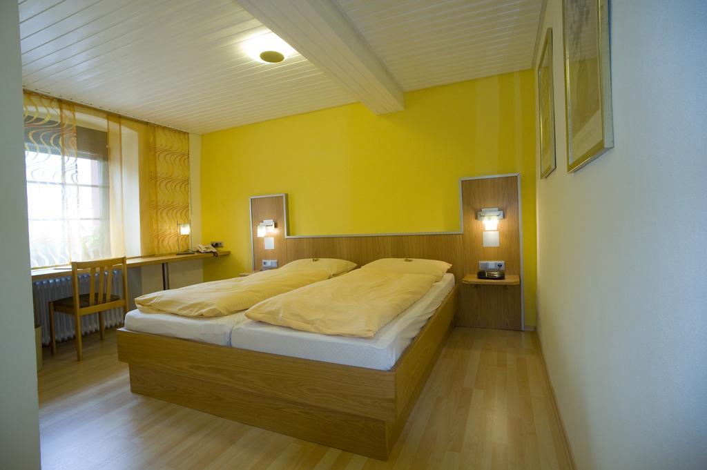 Hotel Restaurant Reichsadler Buchen  Bagian luar foto